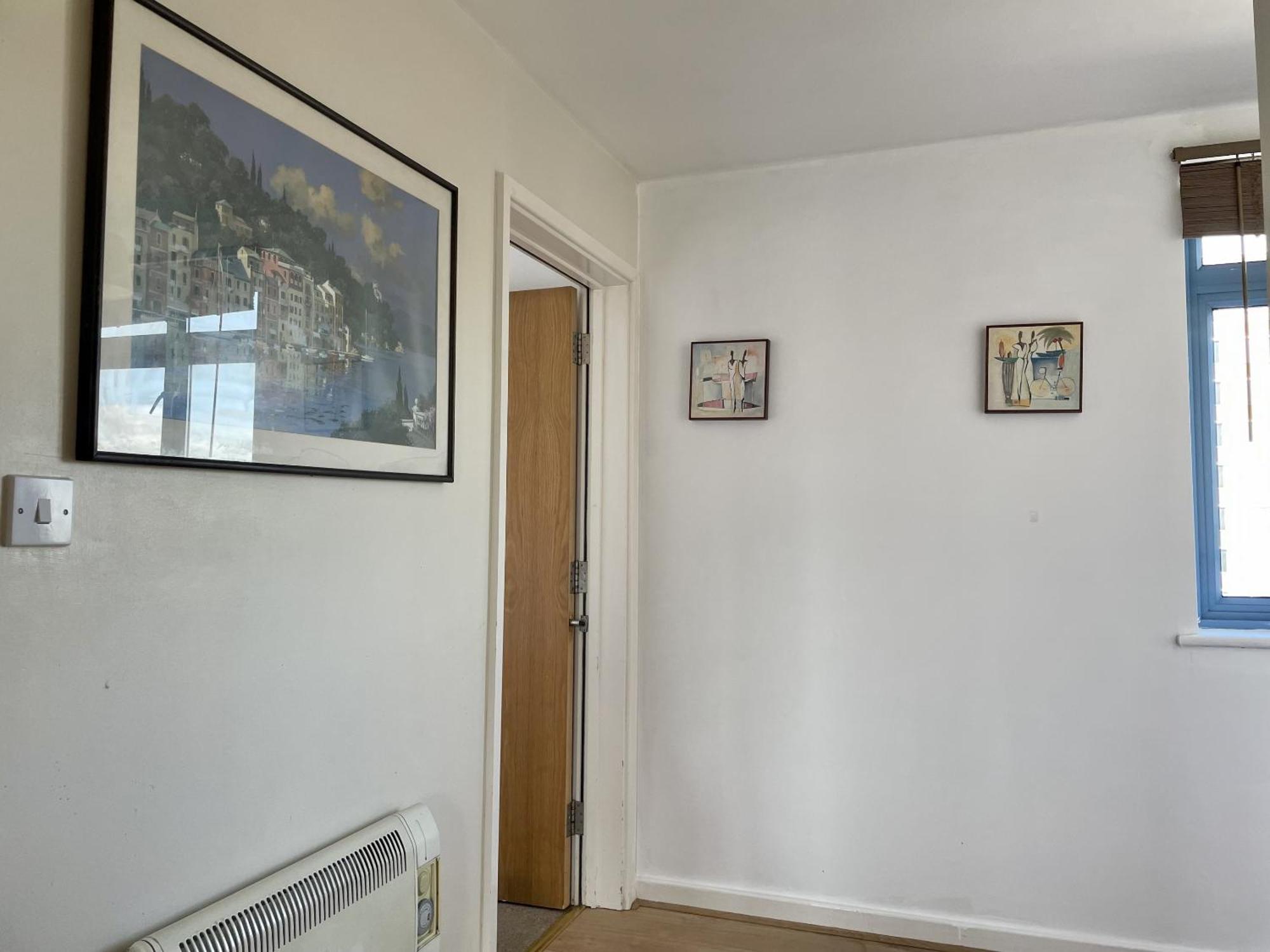 Hk Life Serviced Apartment , City Centre Swindon Bagian luar foto