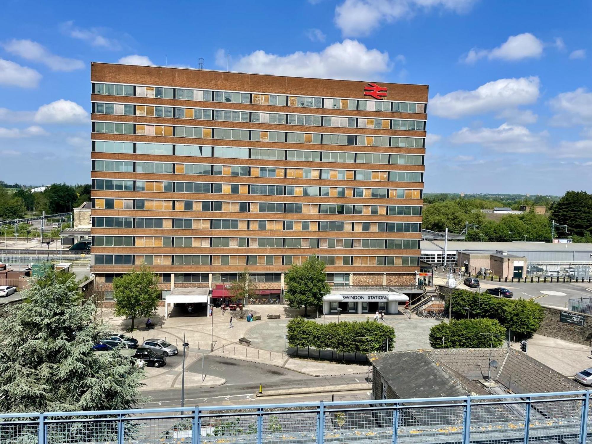 Hk Life Serviced Apartment , City Centre Swindon Bagian luar foto